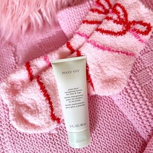 Mary Kay Mint Bliss Energizing Lotion & socks